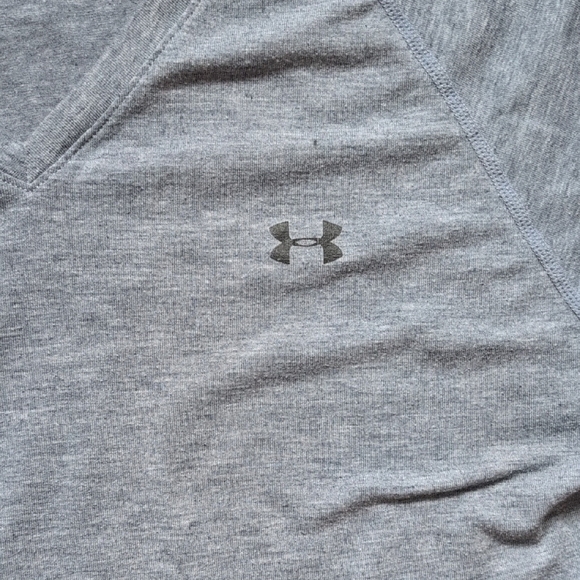 Under Armour Women's Medium T-Shirt - Picture 2 of 6